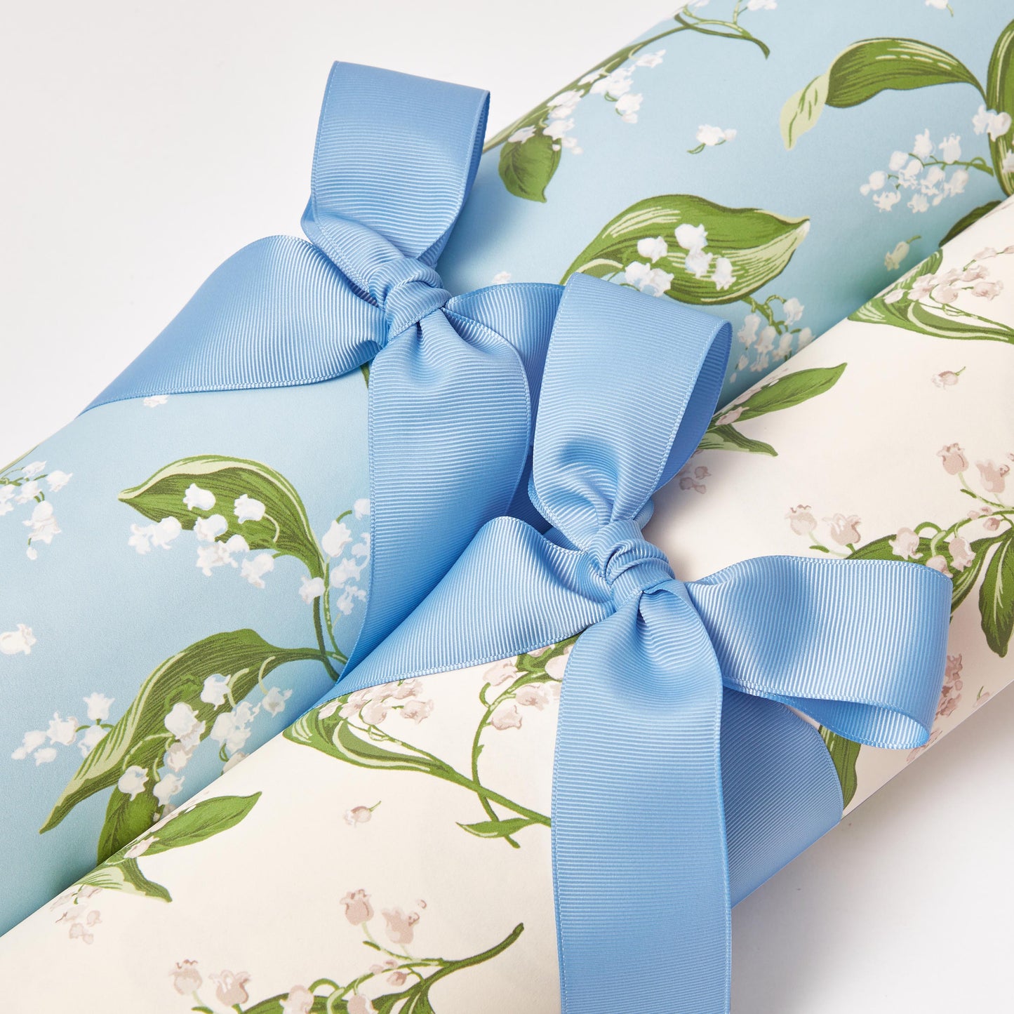 Pebble Lily of the Valley Wallpaper