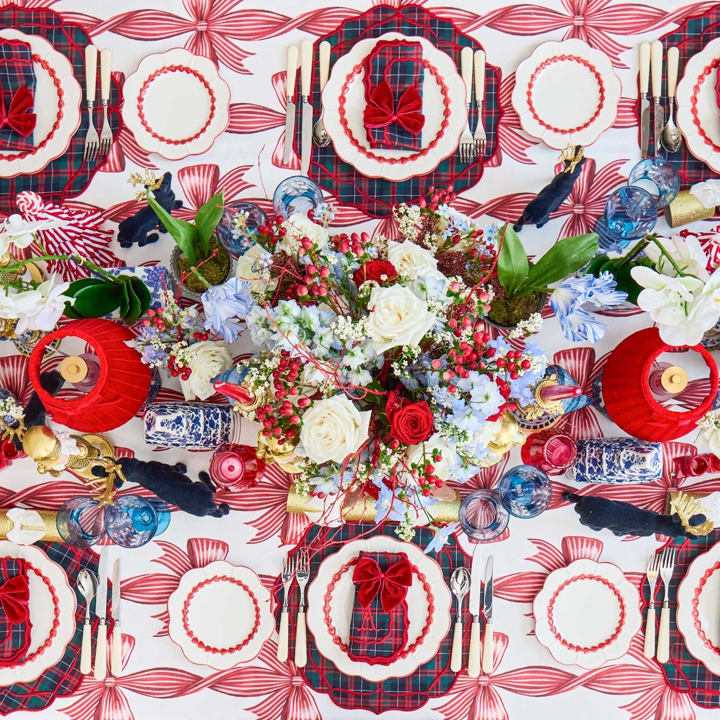 Red Laurel Dinner Plate