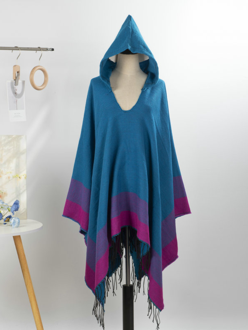 Chic Weekend Warmth Hooded Poncho — Effortless Fit, Elegantly Flattering Layer