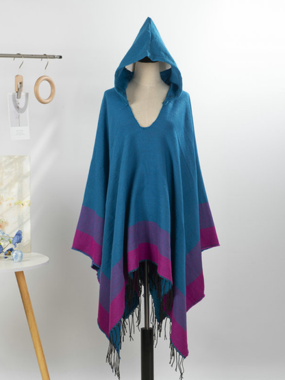 Chic Weekend Warmth Hooded Poncho — Effortless Fit, Elegantly Flattering Layer