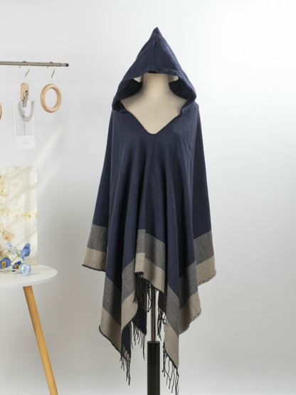 Chic Weekend Warmth Hooded Poncho — Effortless Fit, Elegantly Flattering Layer
