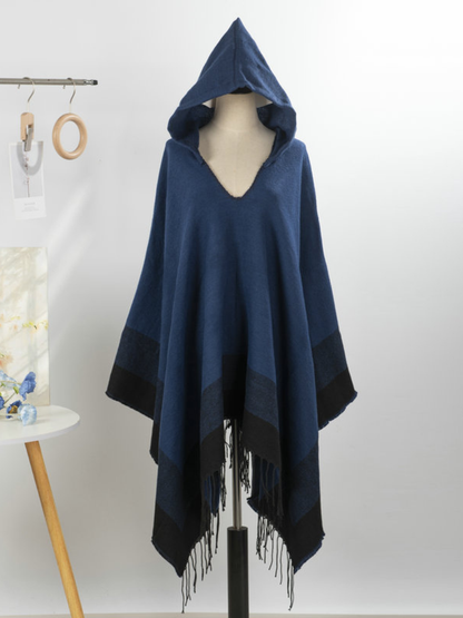 Chic Weekend Warmth Hooded Poncho — Effortless Fit, Elegantly Flattering Layer