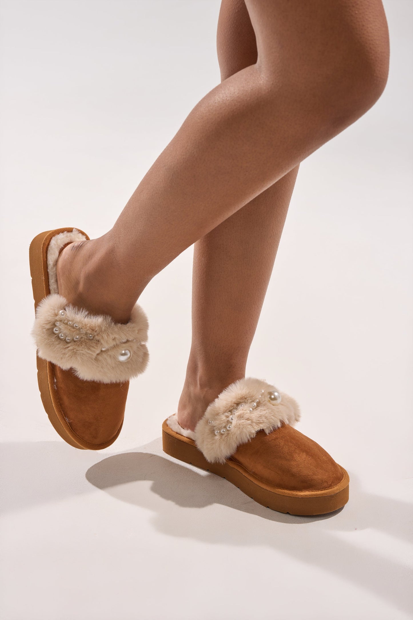 AKIRA BOONE CAMEL SLIPPER WITH PEARLS
