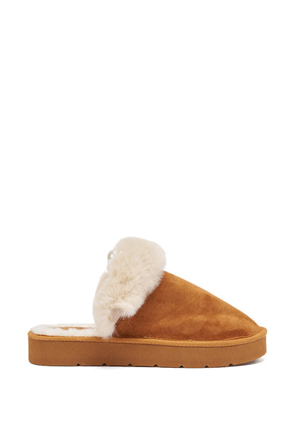 AKIRA BOONE CAMEL SLIPPER WITH PEARLS