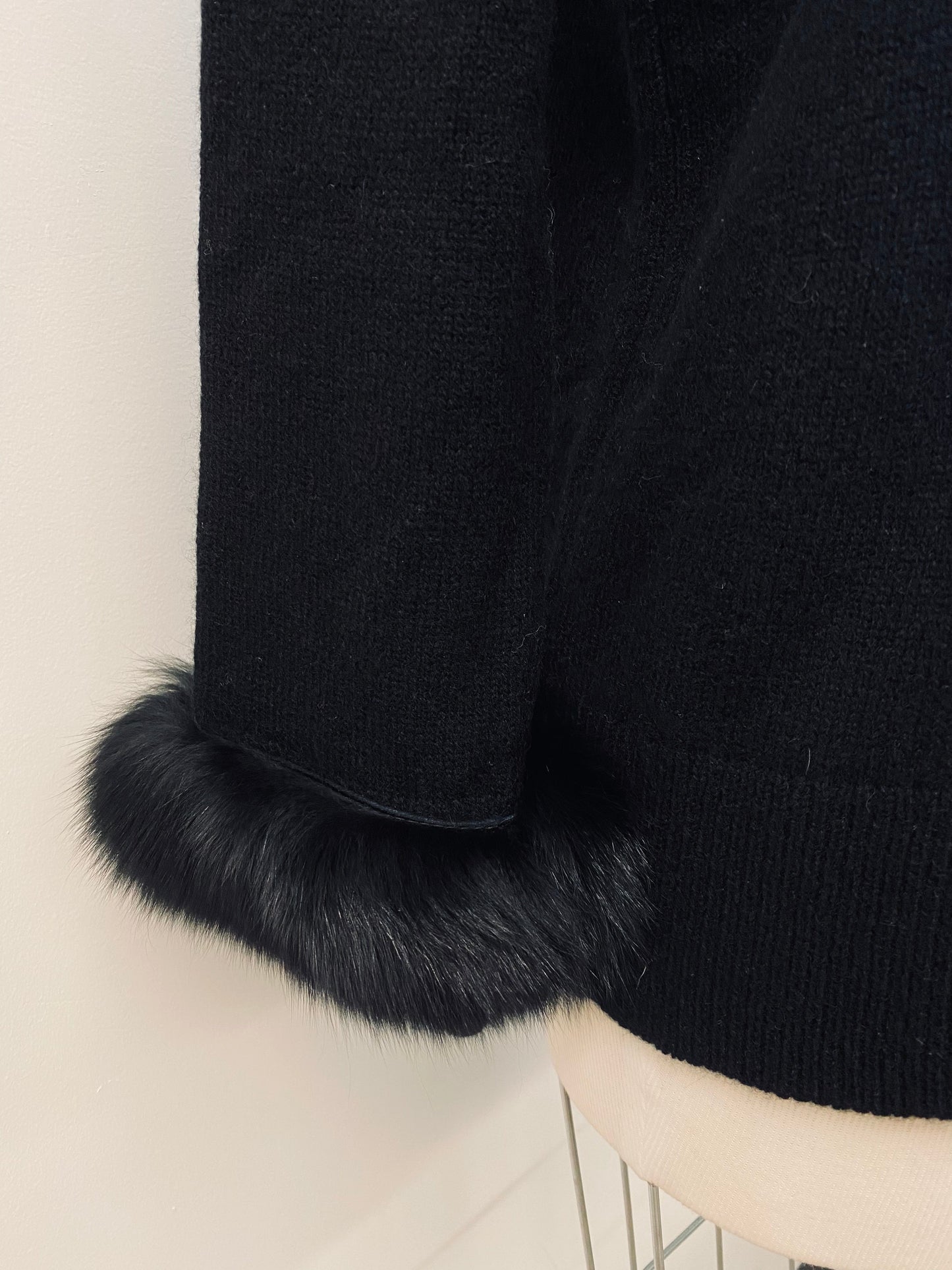Alashan Luxe 100% Cashmere Quebec Fox Cuff Turtleneck Sweater LX2003