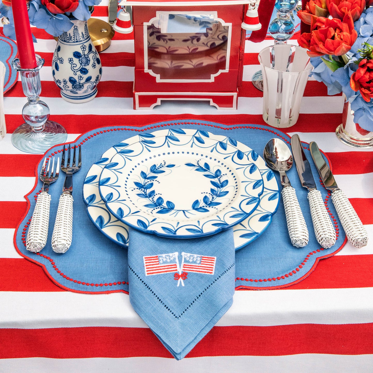 Elizabeth Blue Garland Dinner Plates (Set of 4)