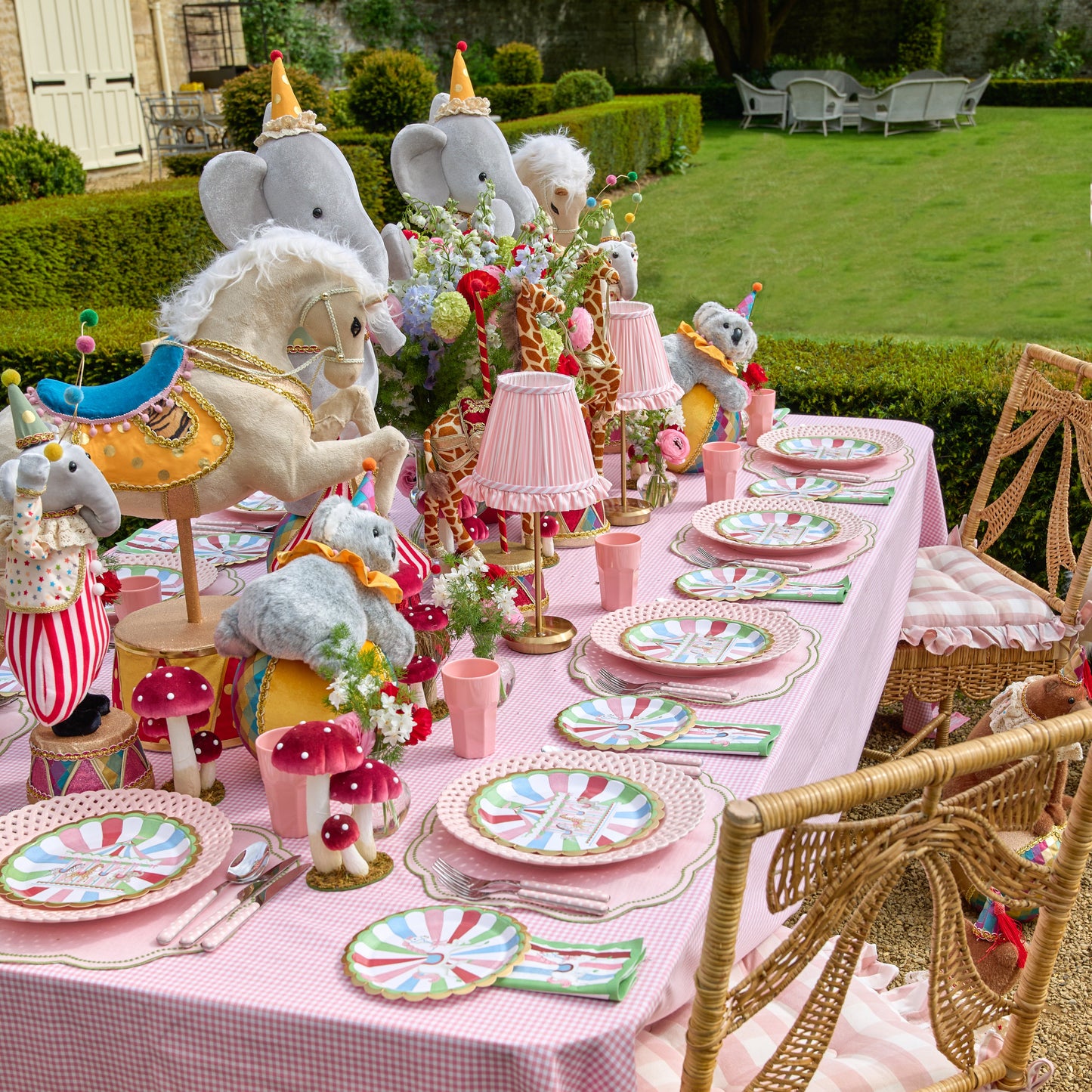 Carousel Party Paper Plates & Napkin Set