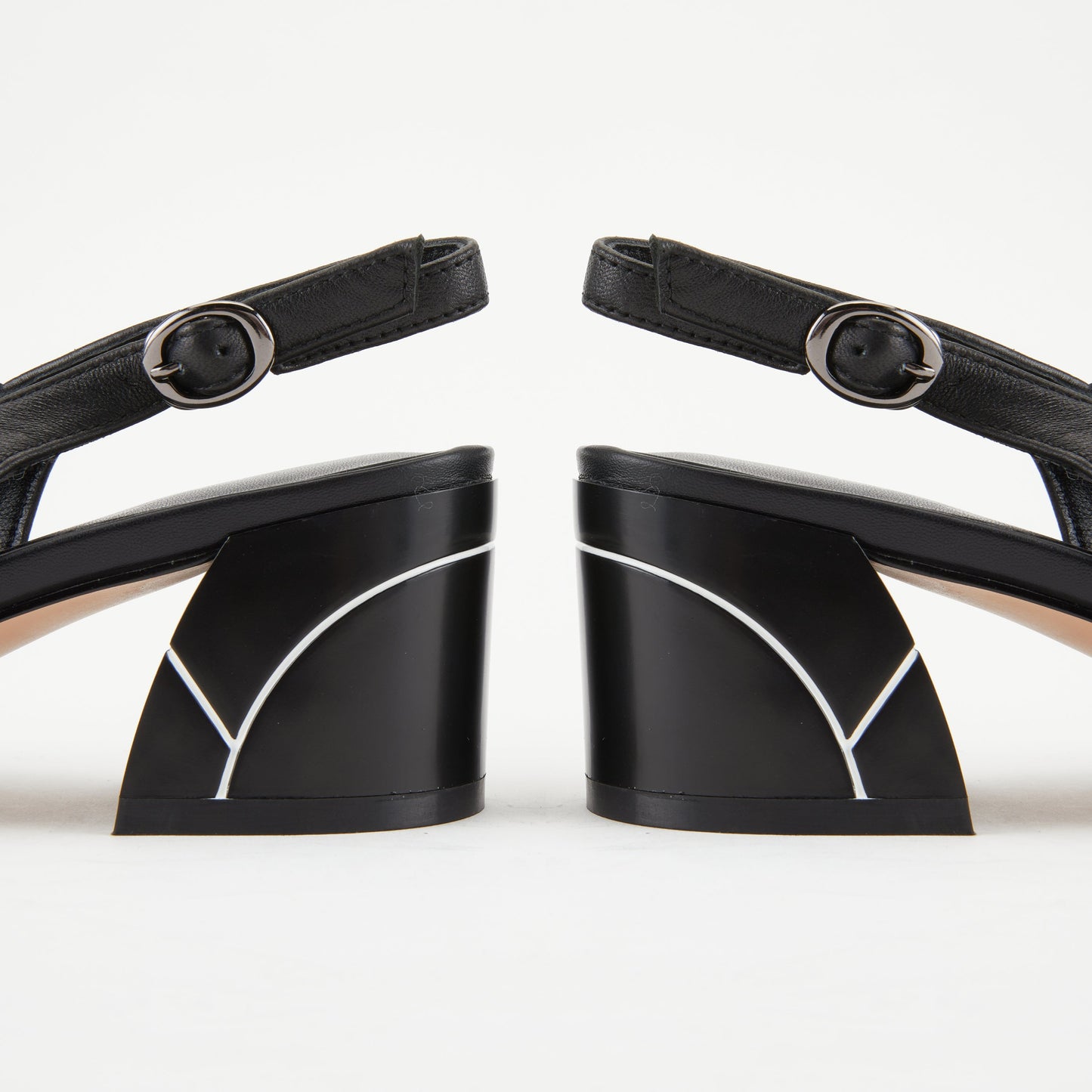 AZURA PRETTY SANDAL