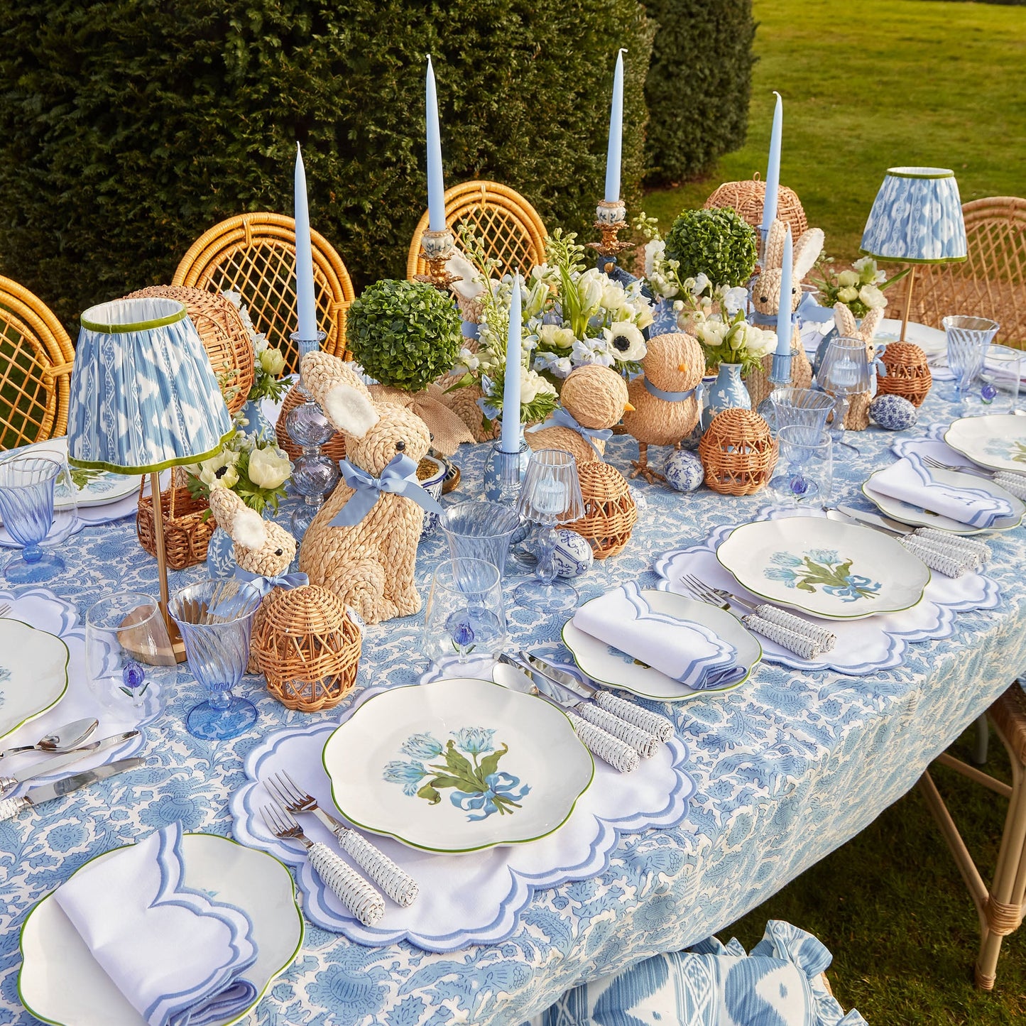 White Serena Placemats & Napkins (Set of 4)