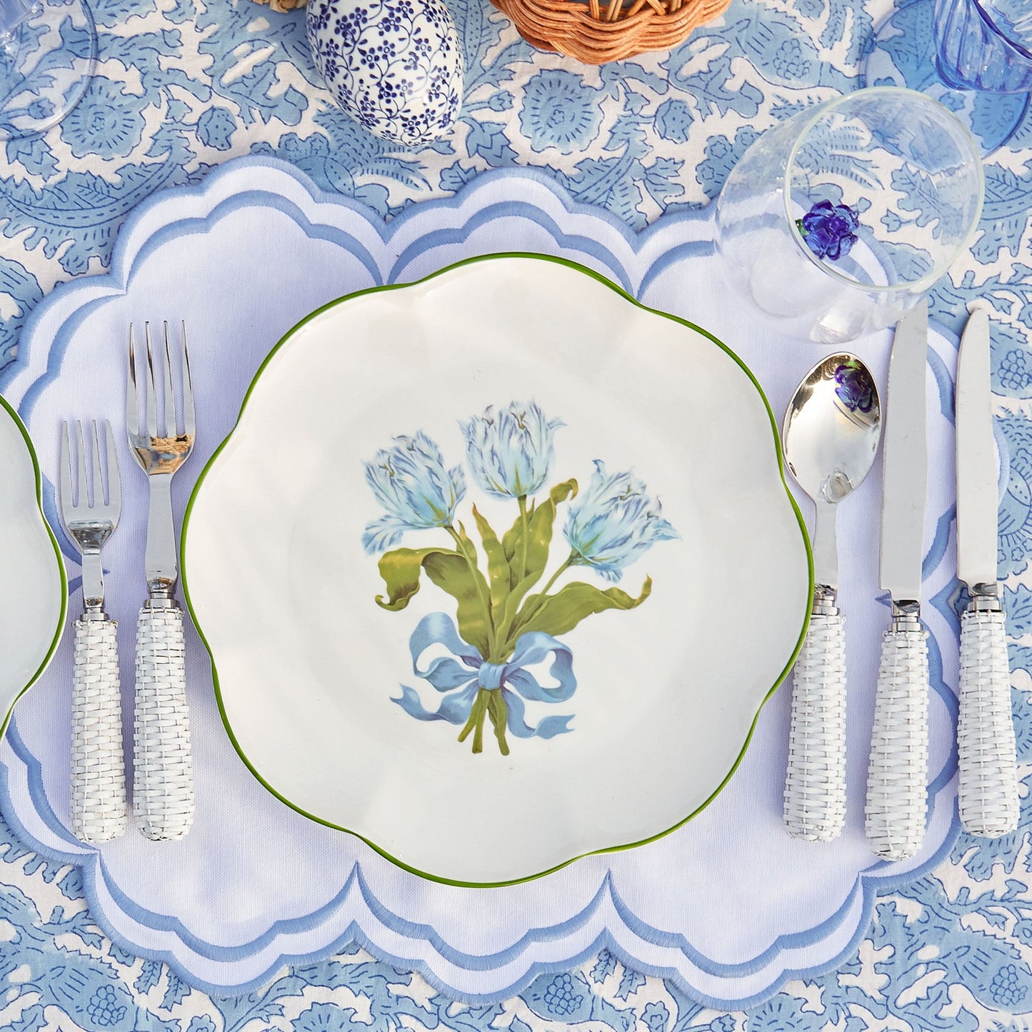 White Serena Placemats & Napkins (Set of 4)
