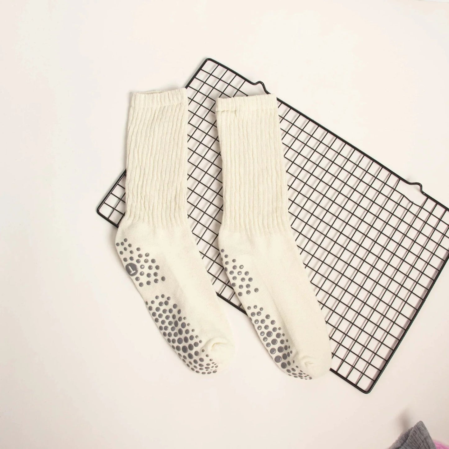 1 Pair Female Pilates Indoor Anti Slip Silicone Floor Socks Breathable Double Bar Middle Socks Fitness Dance Exercise Yoga Socks