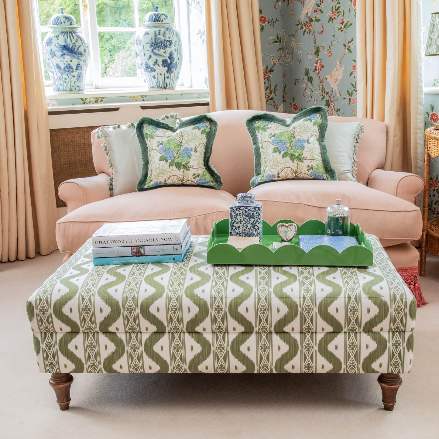 Green Scalloped Lacquer Tray