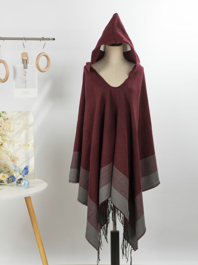 Chic Weekend Warmth Hooded Poncho — Effortless Fit, Elegantly Flattering Layer