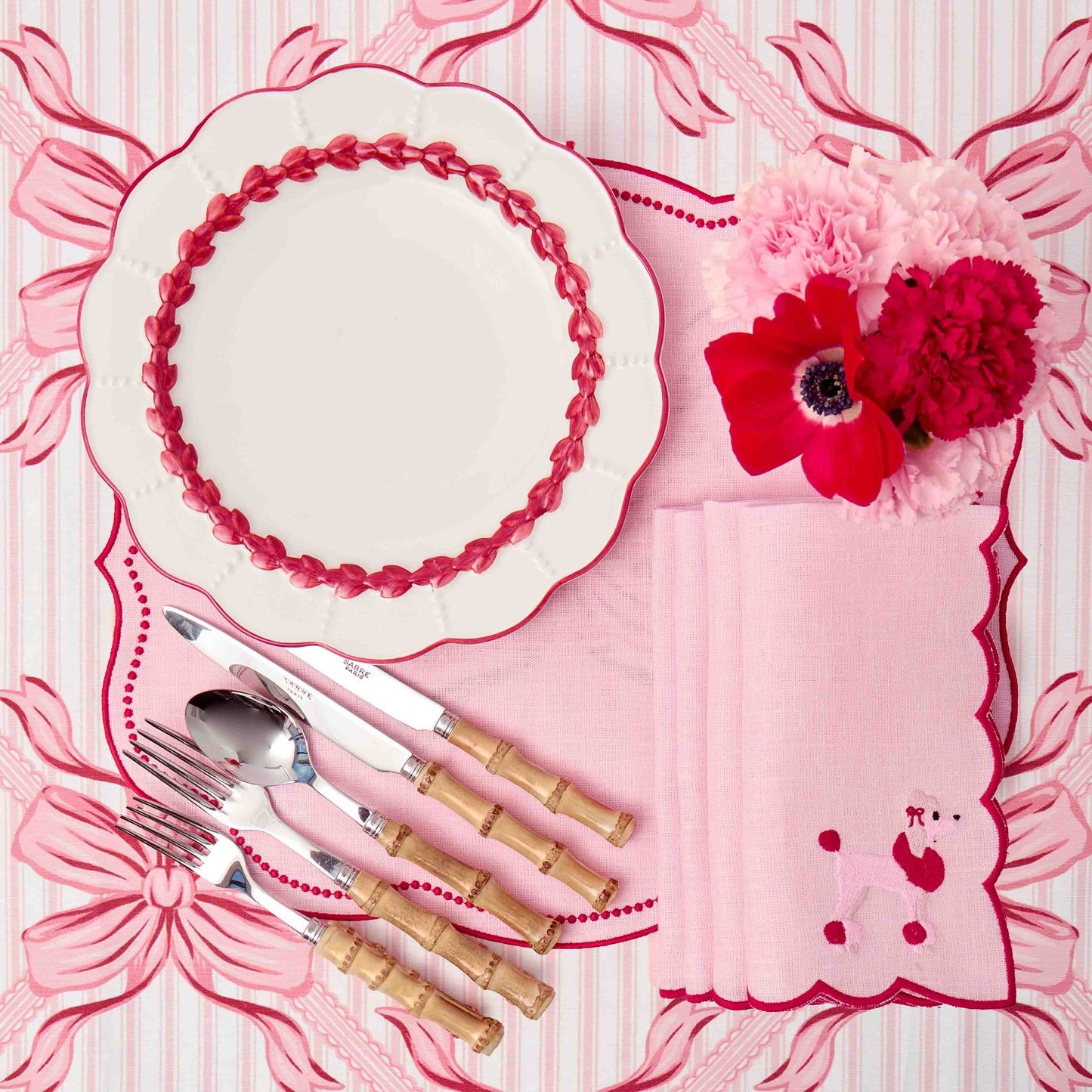 Red Laurel Dinner Plate