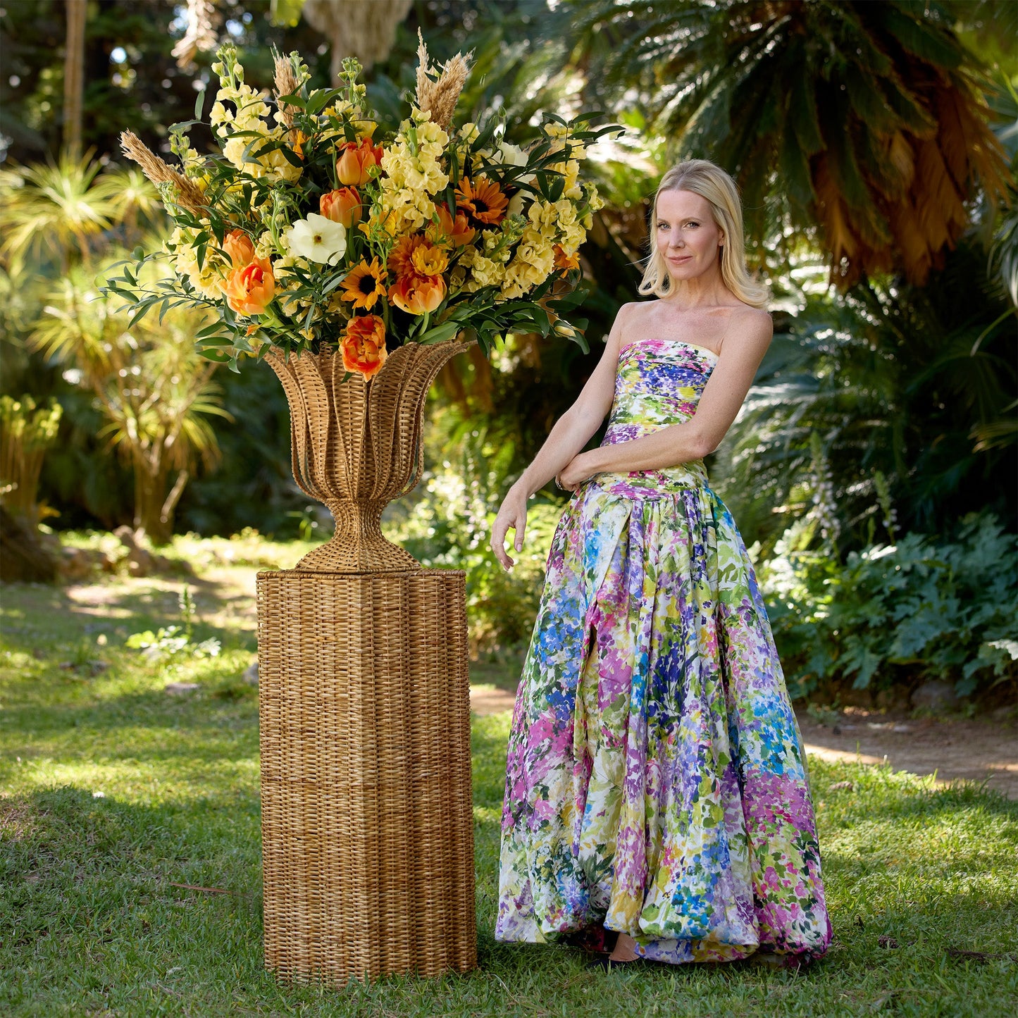 Palm Rattan Urn & Pedestal