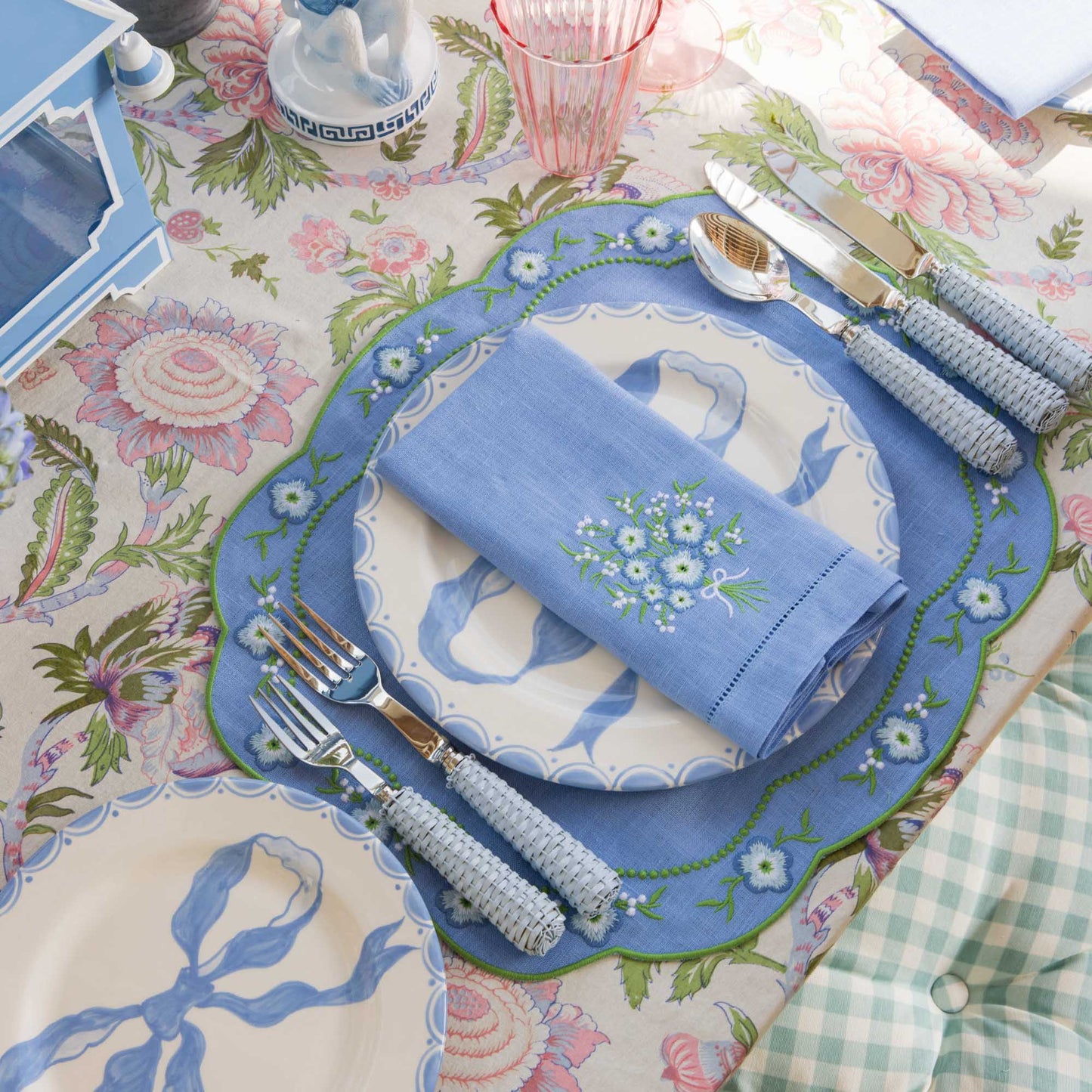 Marilyn Blue Bow Starter Plate