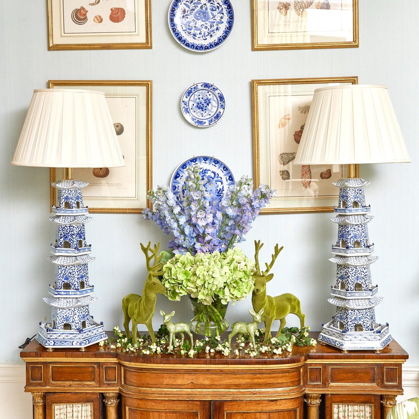 Chinoiserie Pagoda Lamp