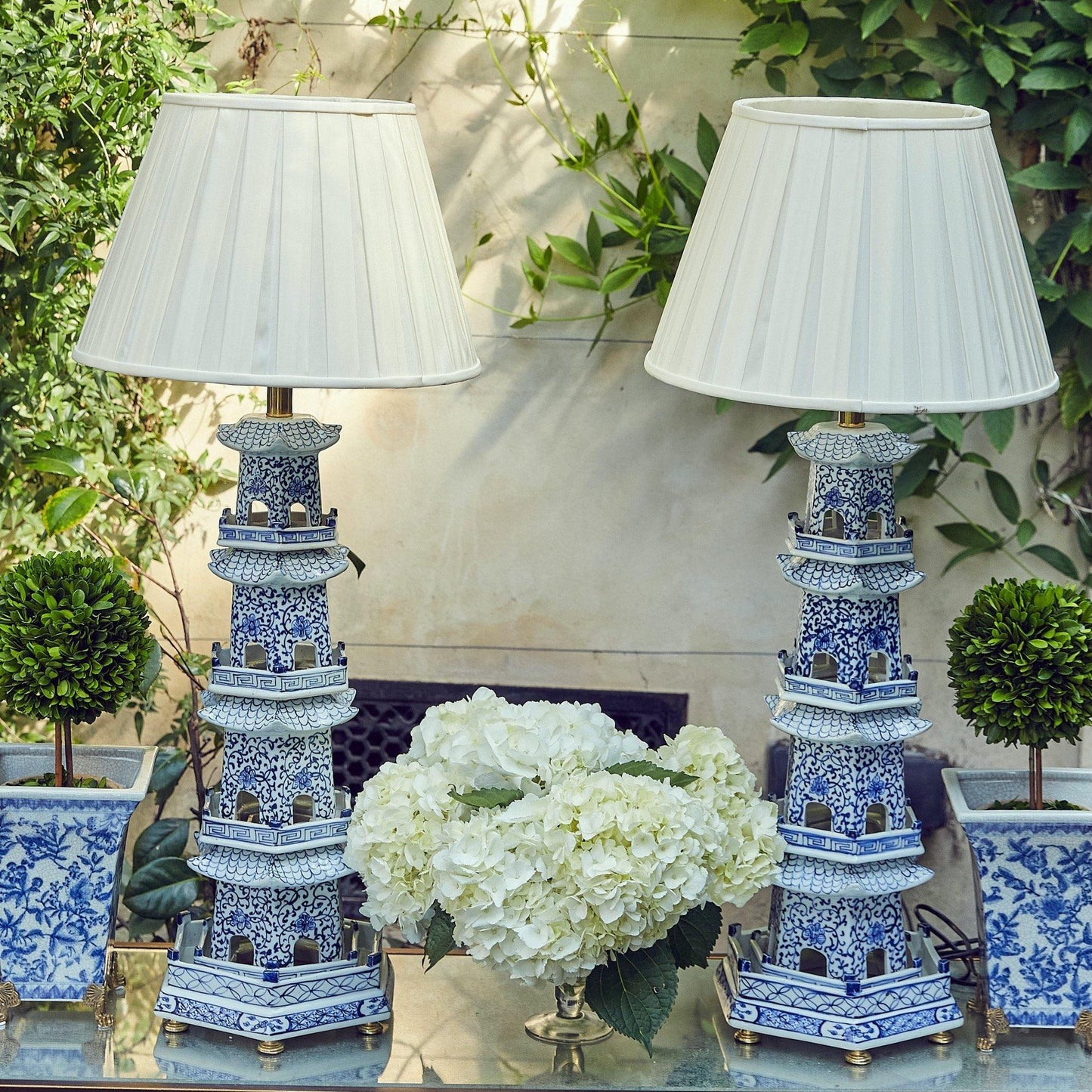 Chinoiserie Pagoda Lamp