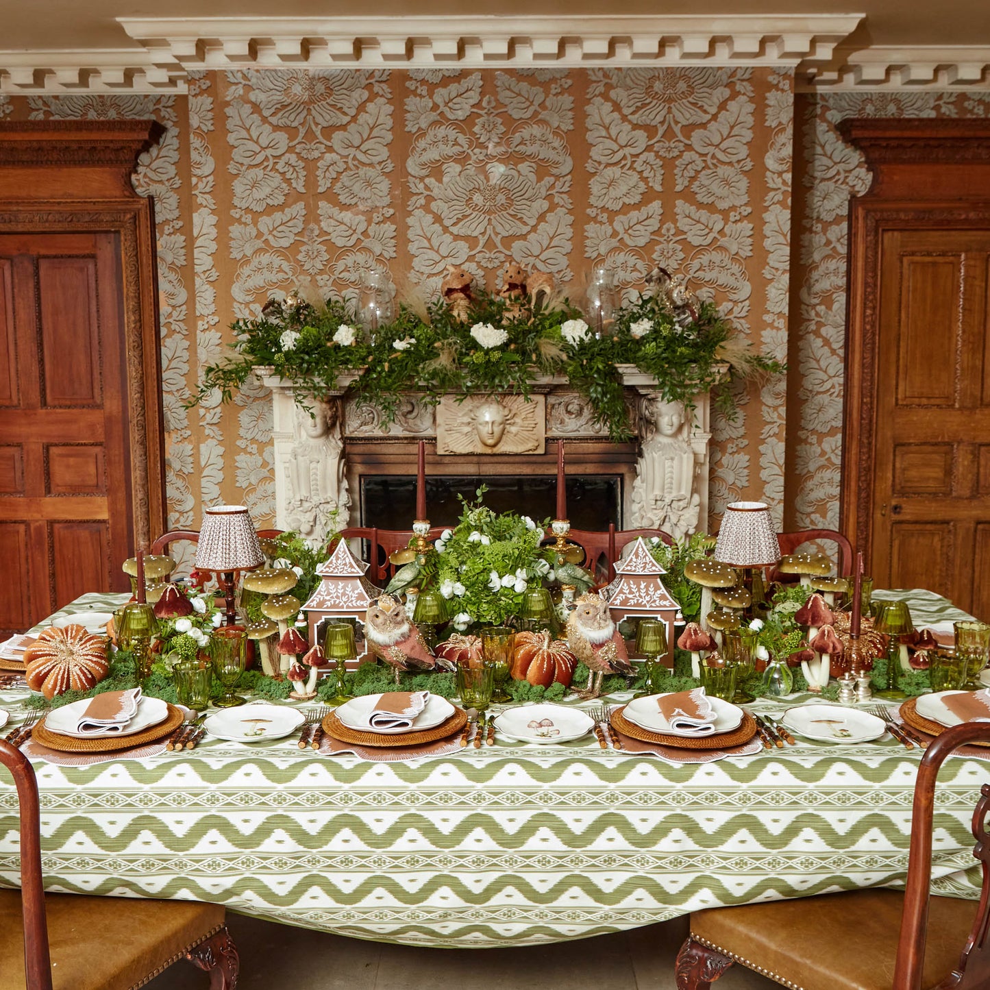 Chocolate Bow Laurel Placemats (Set of 4)