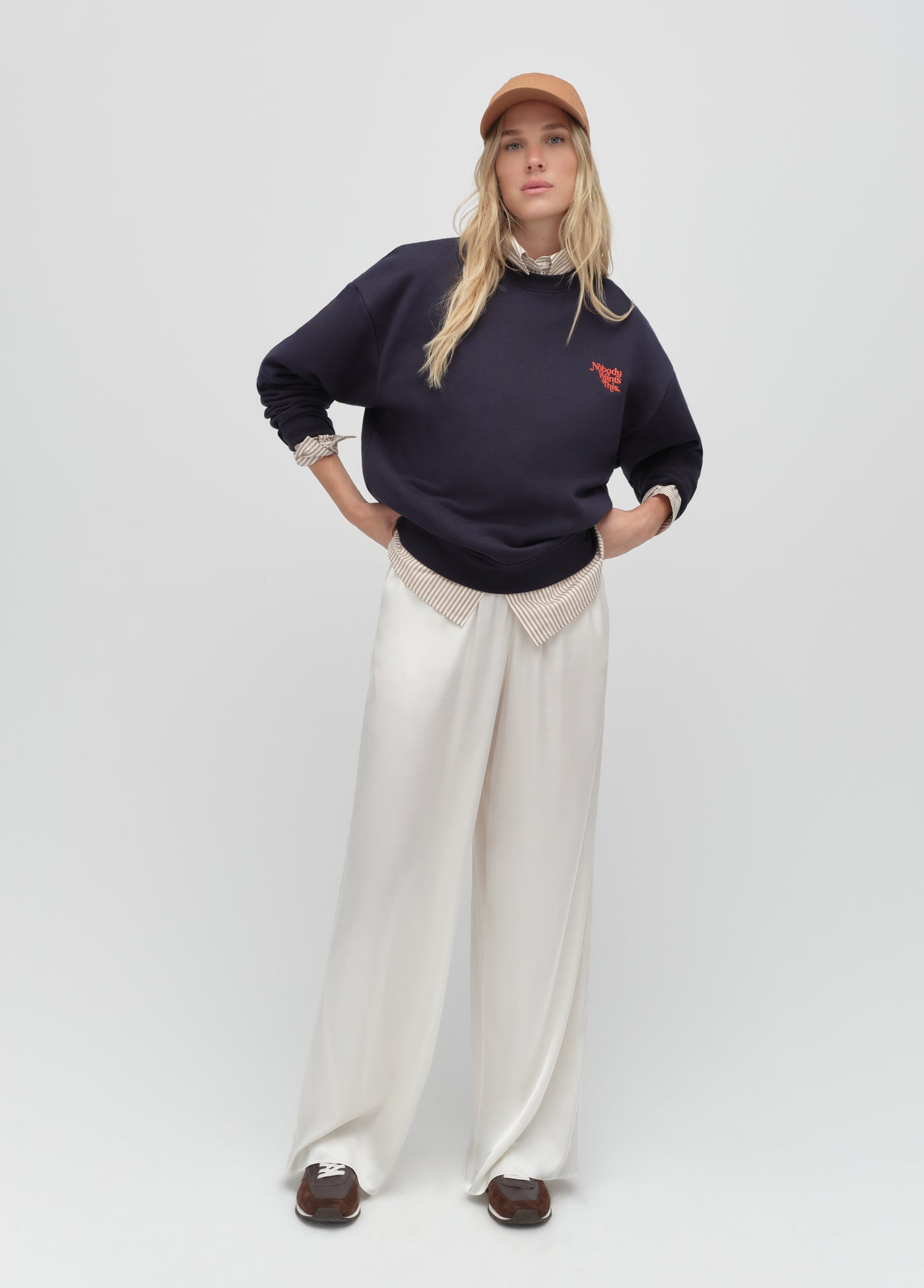THE NWT EMBROIDERY SWEATSHIRT