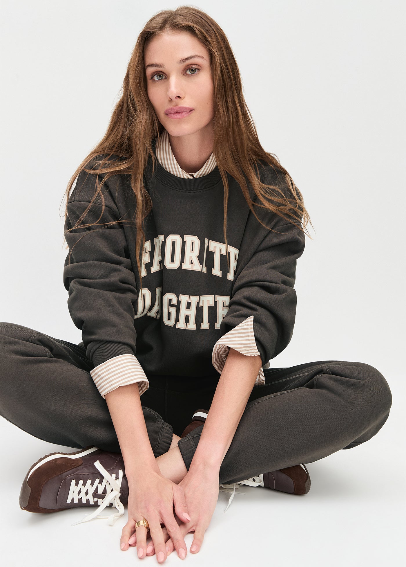 THE COLLEGIATE SWEATSHIRT