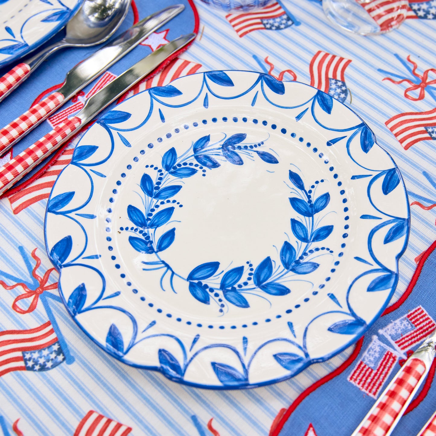 Elizabeth Blue Garland Dinner Plates (Set of 4)