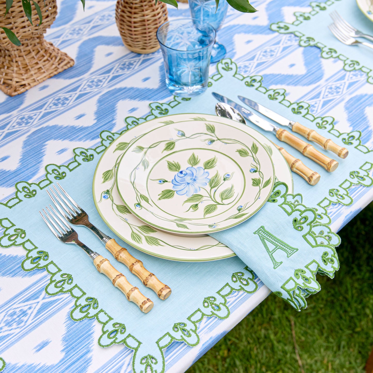 Blue Rose Bud Starter Plate