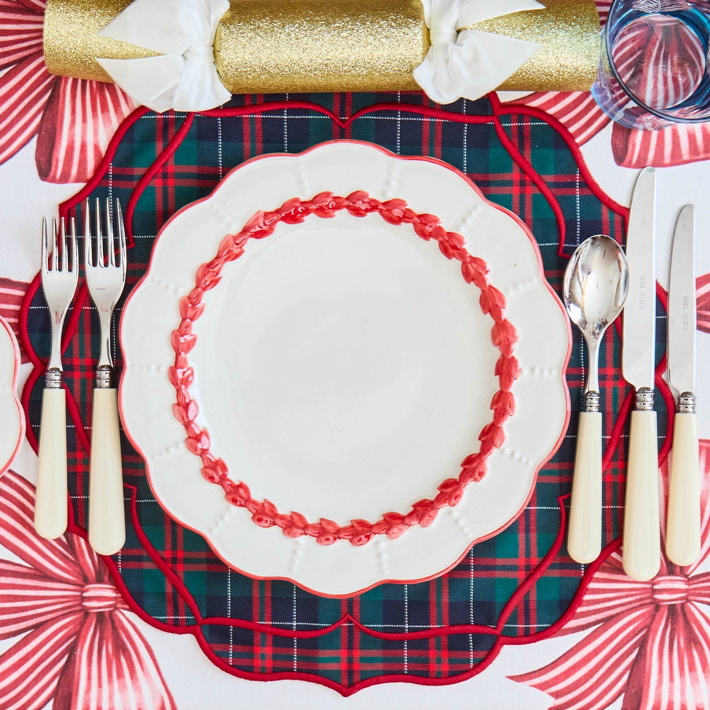 Red Laurel Dinner Plate