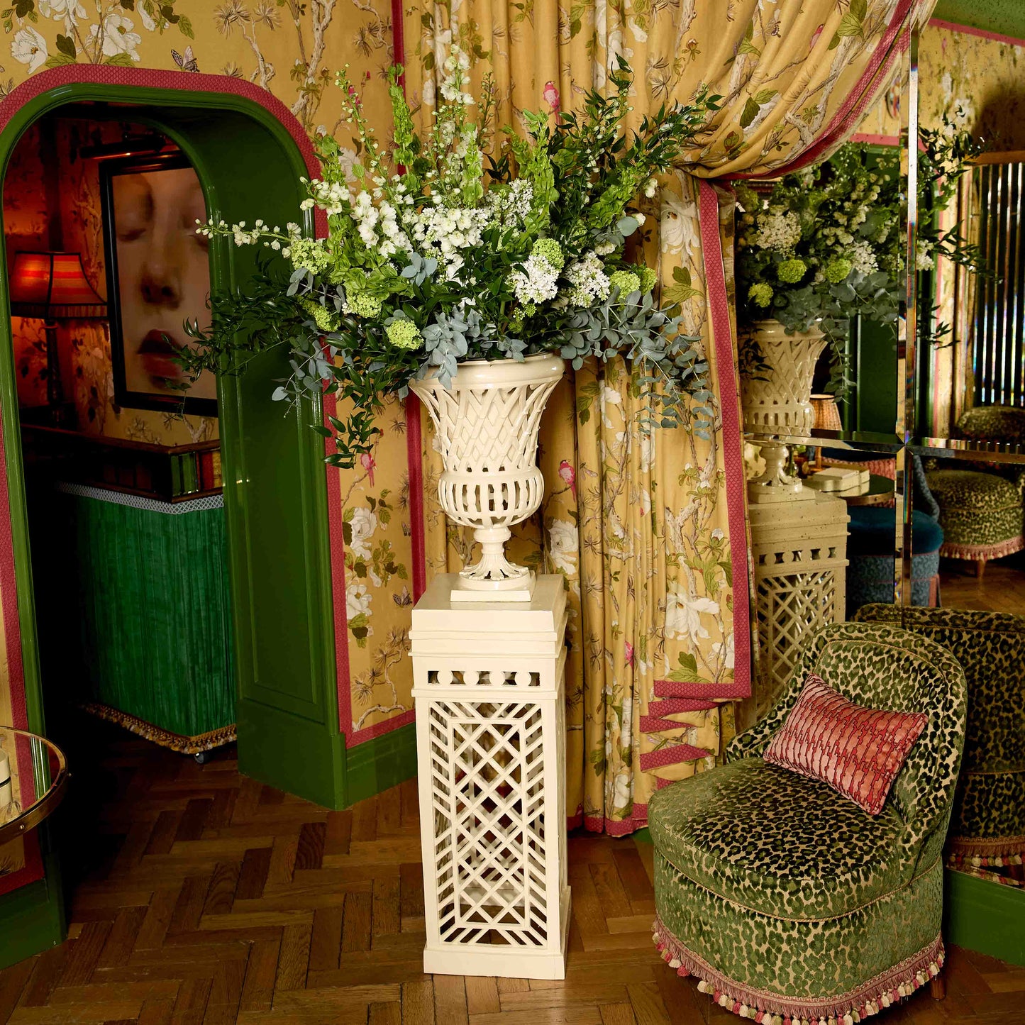 Adelaide Putty Lattice Urn & Pedestal