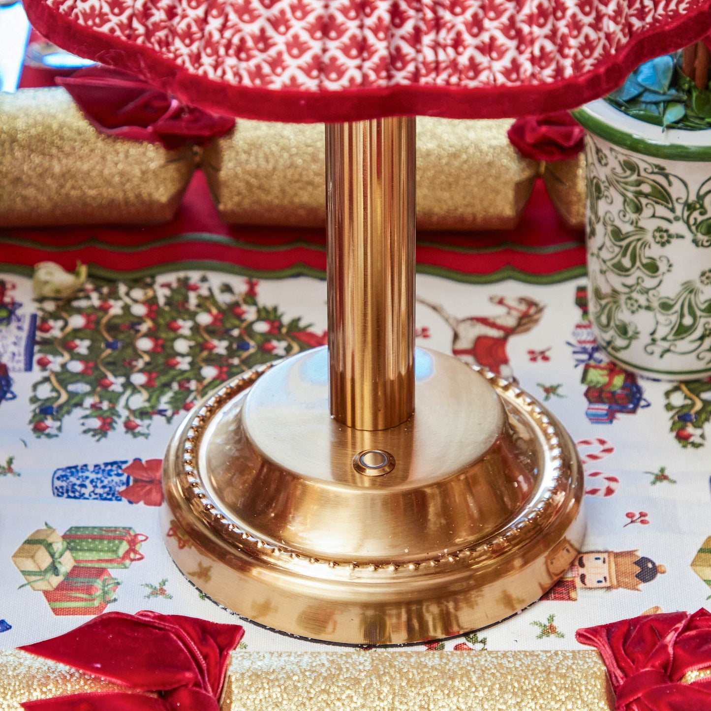 Corinthian Rechargeable Lamp