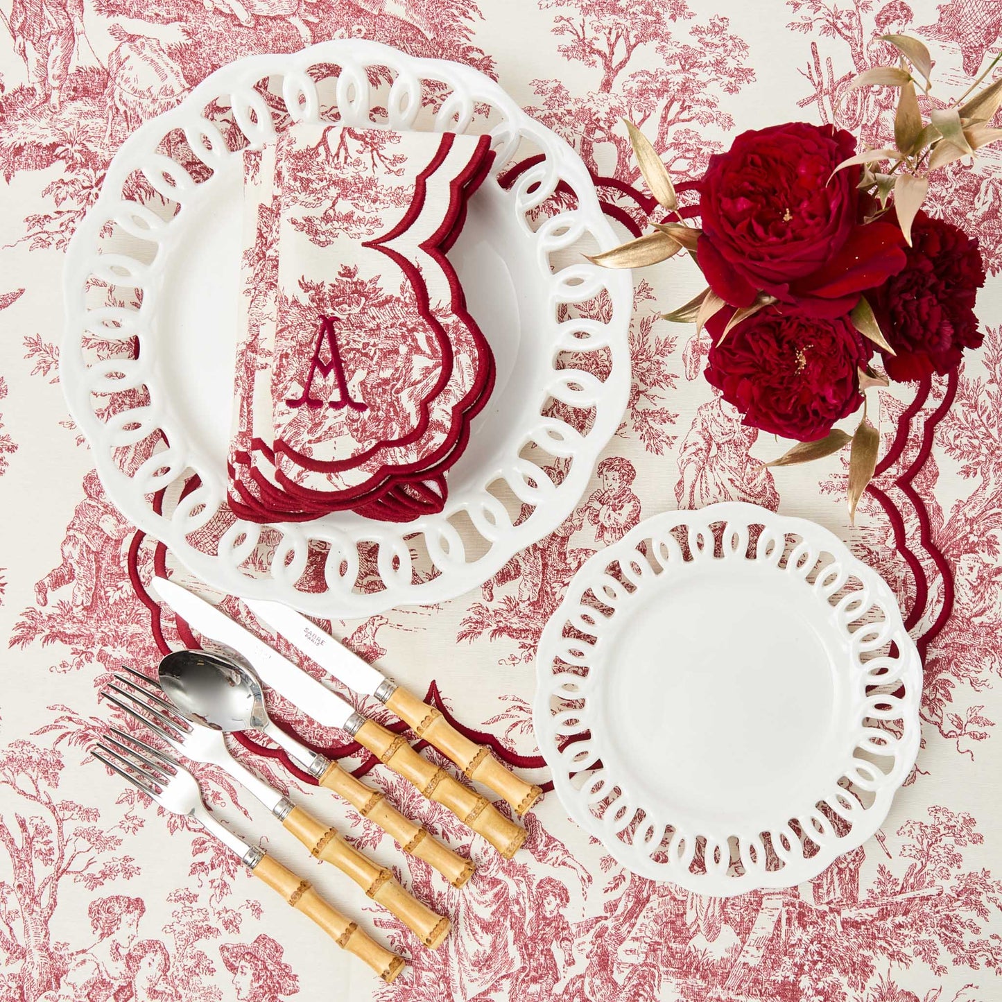 White Lace Starter Plates (Set of 4)