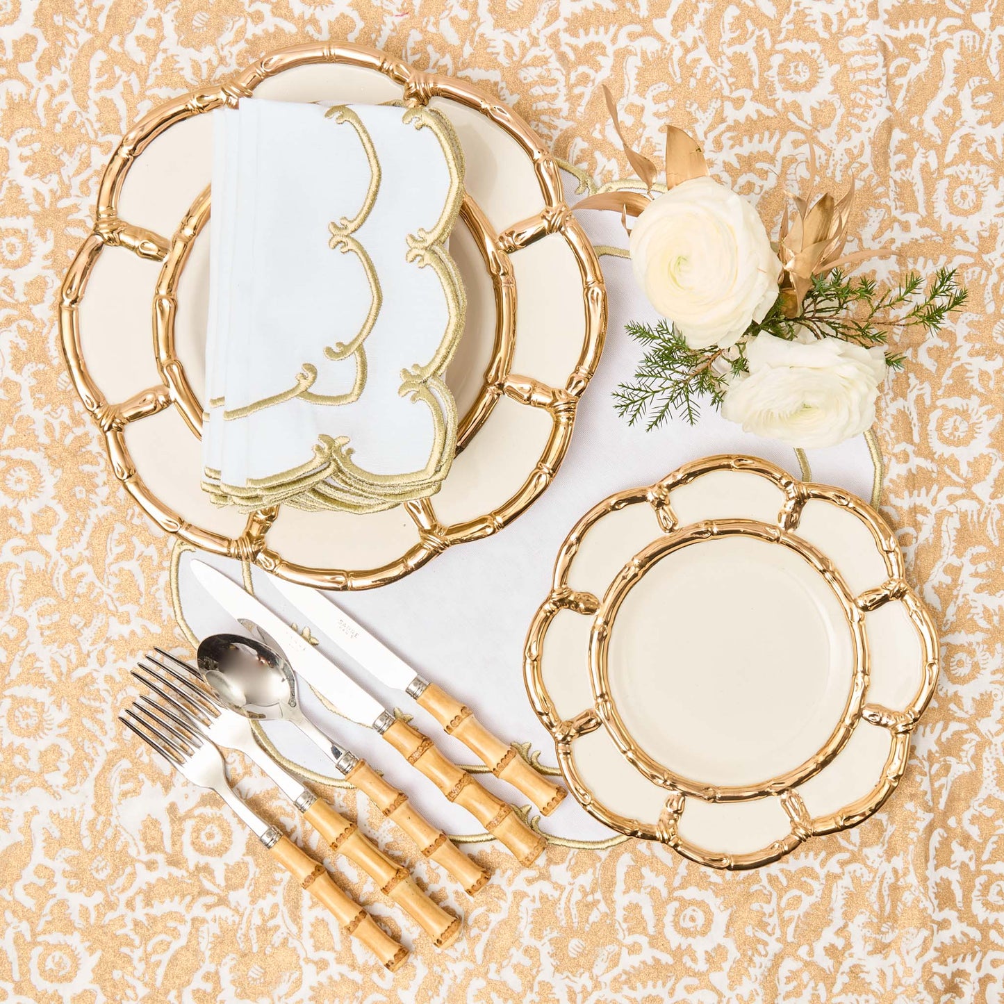 White & Gold Amanda Napkins (Set of 4)