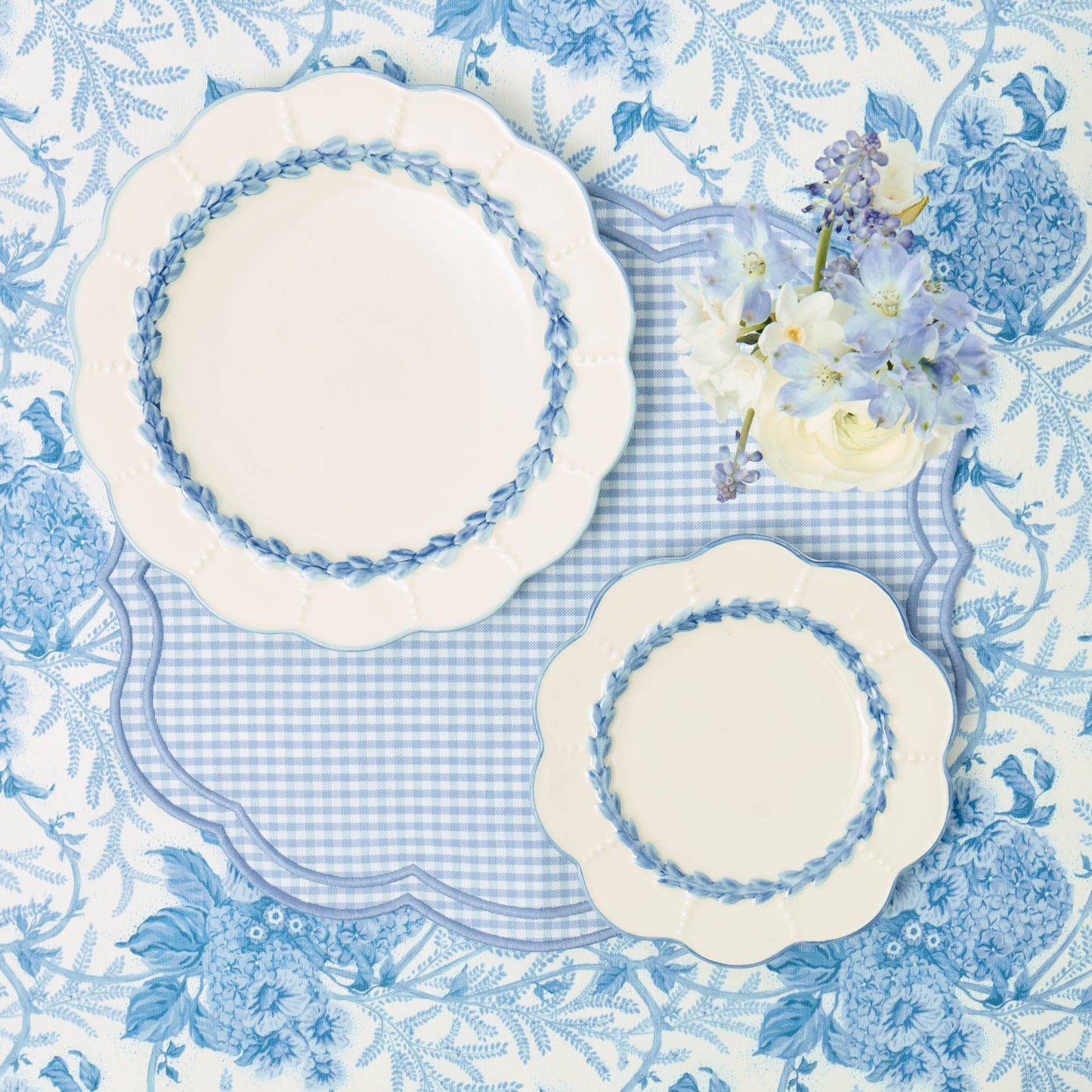Blue Laurel Dinner & Starter Plates (Set of 8)