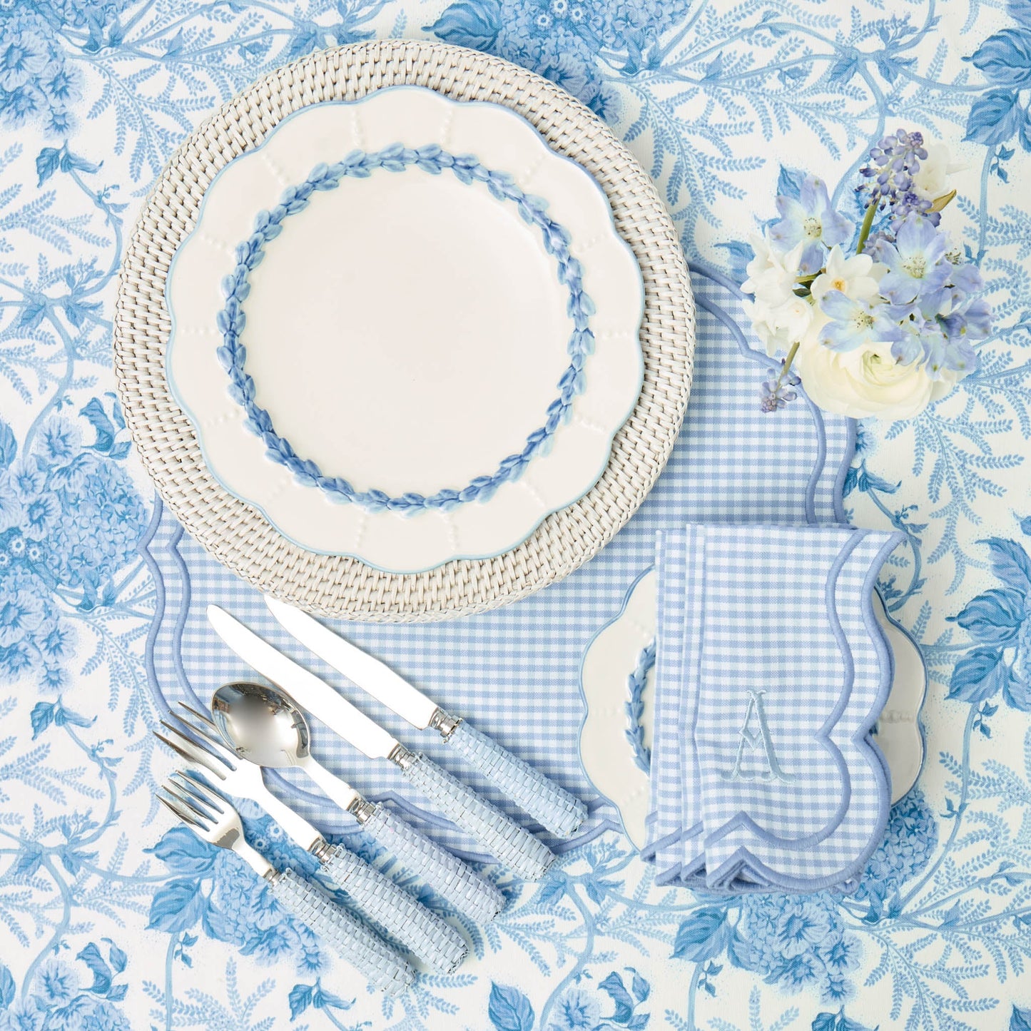 Blue Laurel Dinner Plates (Set of 4)