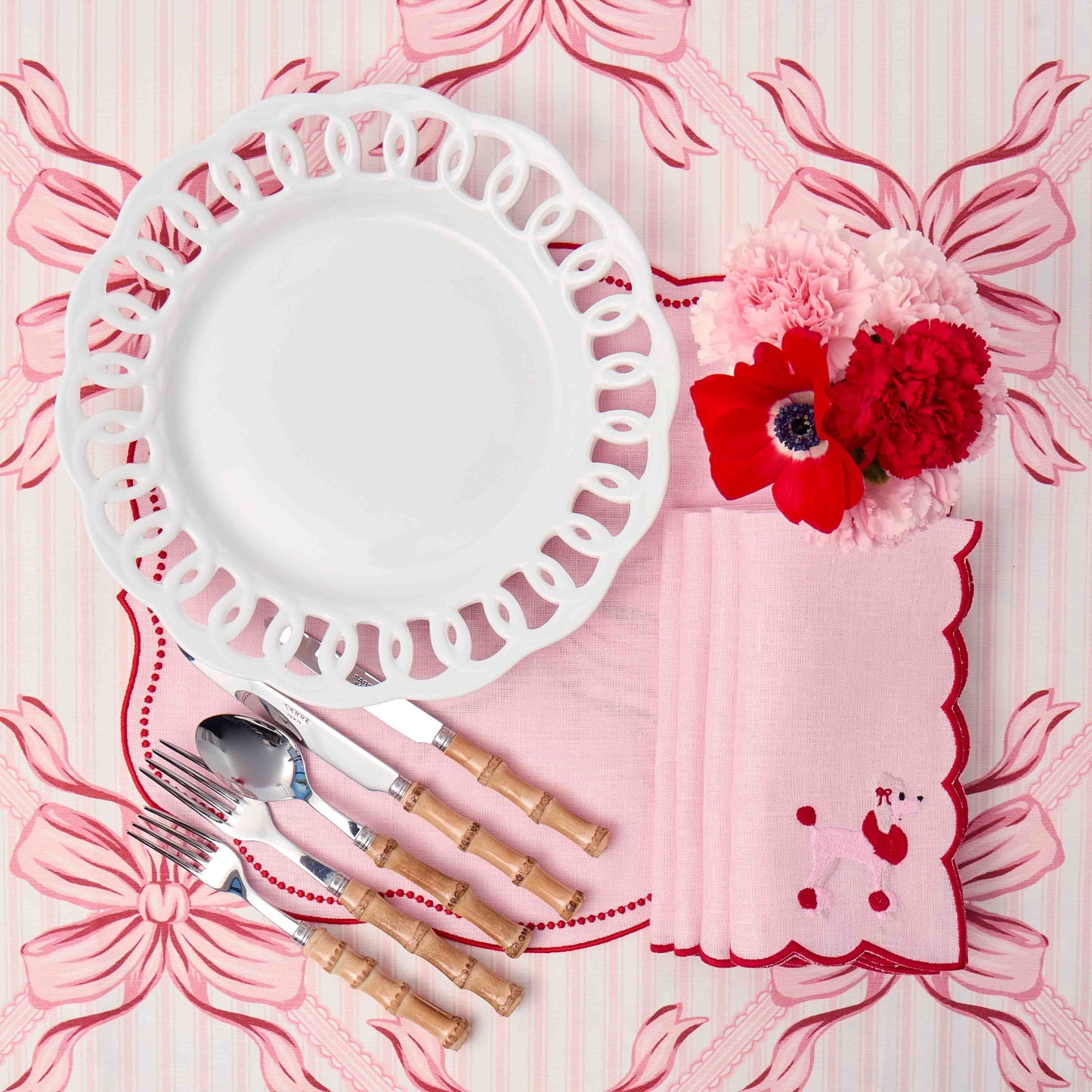 White Lace Dinner Plates (Set of 4)