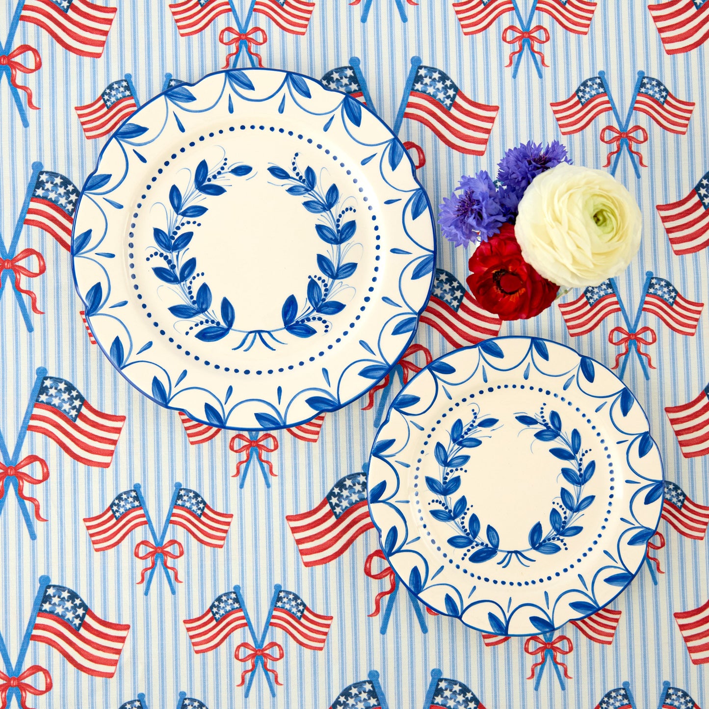 Elizabeth Blue Garland Dinner Plates (Set of 4)